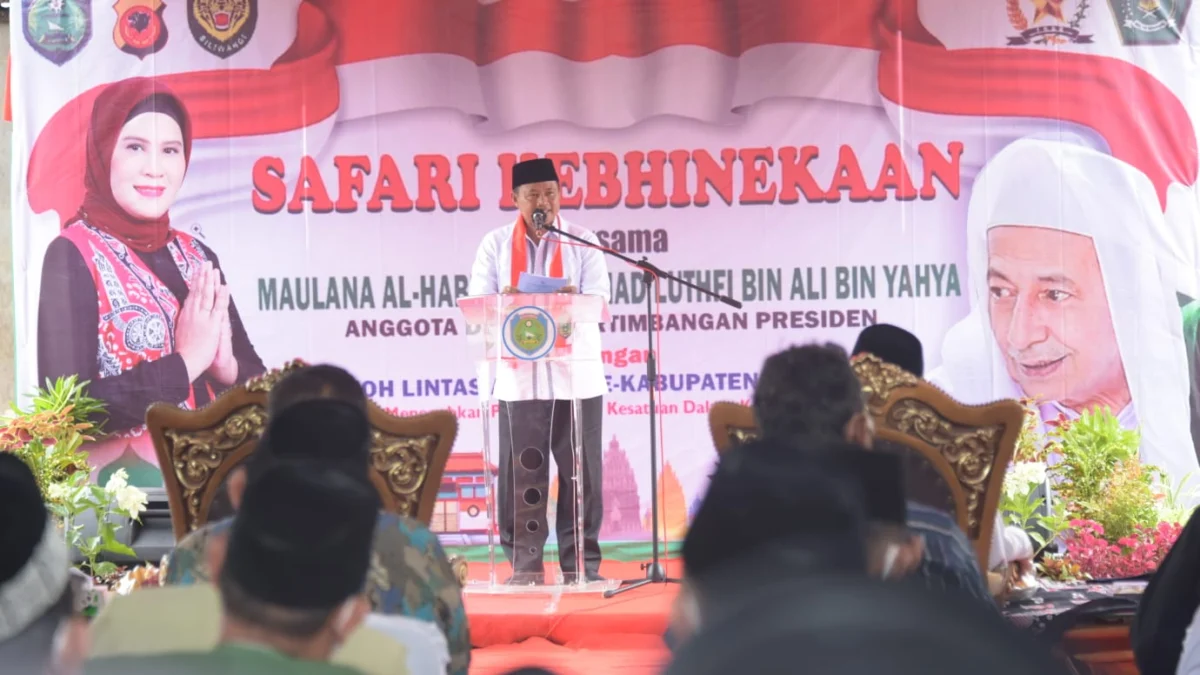 Wakil Gubernur Jawa Barat Uu Ruzhanul Ulum saat menghadiri Safari Kebhinekaan bersama Anggota Dewan Pertimbangan Presiden (Wantimpres) Muhammad Luthfi Ali Yahya dan Tokoh Lintas Agama se-Kabupaten Indramayu di Masjid Agung Indramayu, Kamis (10/3/2022). (Foto: Yana Imisiana/Biro Adpim Jabar)