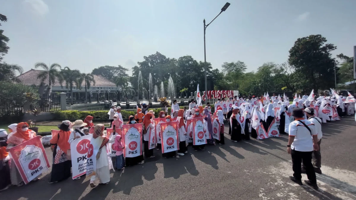 Perkenalkan Logo Baru dan Sambut Bulan Ramadhan, PKS Subang Gelar Aksi Flashmob