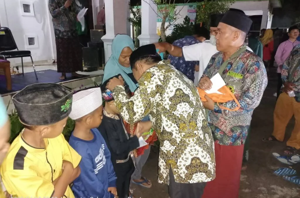 Malam Nuzulul Quran, MUI Desa Rancaudik Santuni Anak Yatim