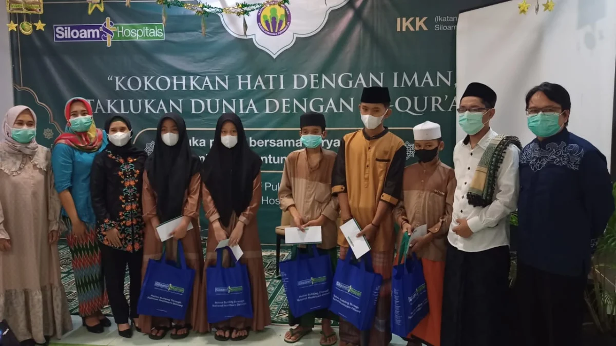 BERBAGI. Manajemen Siloam Hospitals Purwakarta bersama Ikatan Keluarga Karyawan (IKK) Siloam Hospitals Purwakarta kembali menggelar buka puasa bersama dan santunan kepada anak yatim pada Ramadan tahun ini. ADAM SUMARTO/PASUNDAN EKSPRES