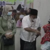 Kepala Desa Mulyasari Serahkan Santunan Anak Yatim di Yayasan Misbahul Huda