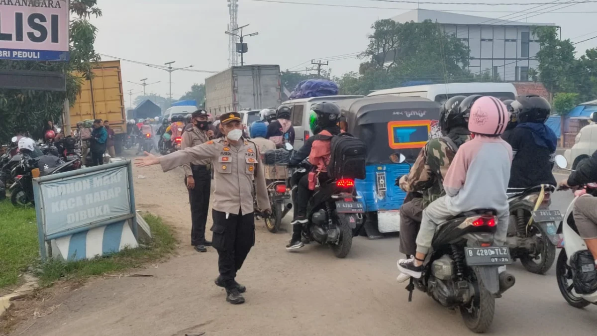 Kendaraan Mulai Padati Jalur Pantura, Pemudik Kelelahan Bisa Istirahat di Polsek Pusakanagara