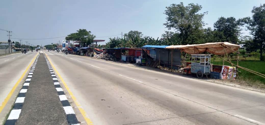 Warung Dadakan di Jalur Pantura Subang Mulai Bermunculan