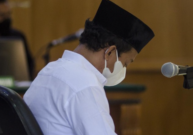 Sebelumnya Divonis Hukuman Seumur Hidup, Kini Herry Wirawan Divonis Mati, Ko Bisa?