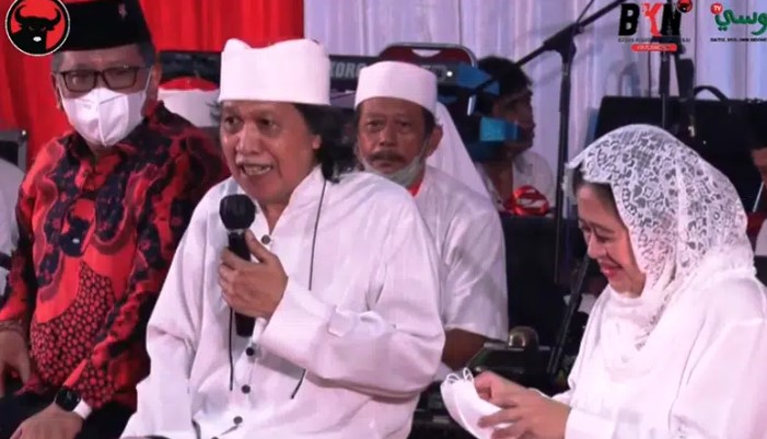 Cak Nun Singgung Kepemimpinan Nasional hingga Presiden Belum Tepat di Hadapan Puan Maharani dan Hasto Kristiyanto