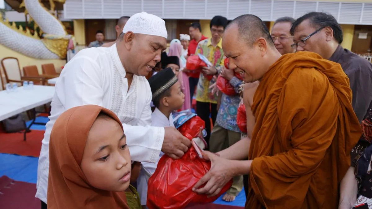 Cara Mengajarkan Anak Untuk Menghormati Teman yang Berbeda Agama