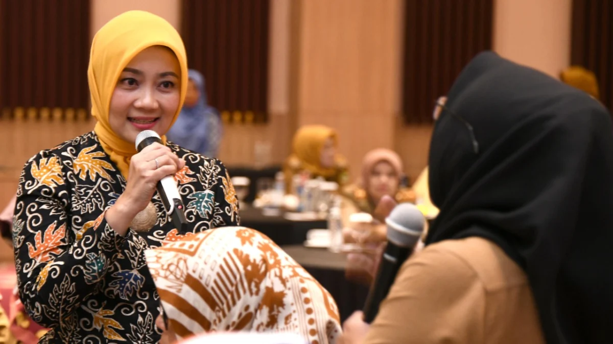 Ketua TP PKK Provinsi Jabar Atalia Ridwan Kamil menghadiri Forum Perangkat Daerah Peningkatan Jejaring dan Kolaborasi Multipihak dalam Meningkatkan Pemberdayaan Perempuan, Perlindungan Anak, dan Keluarga Berencana.