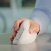 Anti Pegal! Logitech Rilis Mouse Vertikal untuk Pengguna Komputer!