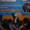 Sekda Jabar Setiawan Wangsaatmaja memberikan pengarahan kepada 30 peserta Ajudan Milenial Jabar Future Leaders Batch 4, di Serela Hotel, Kota Bandung, Kamis (31/3/22).