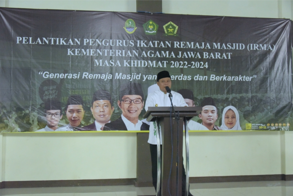 Wakil Gubernur Jawa Barat Uu Ruzhanul Ulum saat menghadiri Pelantikan Pengurus Ikatan Remaja Masjid Kementerian Agama Kantor Wilayah Jawa Jabar Masa Khidmat 2022-2024 di MAN 2, Jalan Raya Cipadung, Kota Bandung, Senin (28/3/2022). (Foto: Biro Adpim Jabar)