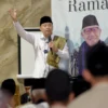 Wakil Gubernur Jawa Barat Uu Ruzhanul Ulum menghadiri Kajian Sabtu Subuh dengan tema "Sambut Ramadhan 1443 H", di Masjid Cibadak Daarul Matiin, Kabupaten Sukabumi, Sabtu (26/03/2022). (Foto: Biro Adpim Jabar)