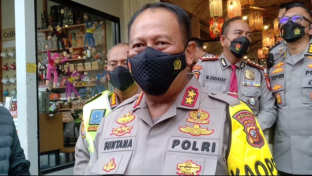 Kapolda Jabar Turun Langsung Cek Kepadatan Lalin di Jalur Wisata Lembang