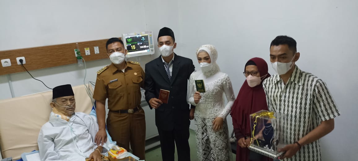 Yuliza Nanda dan Muhamad Fauzy Menikah di RSUD Subang, Disaksikan Ayah yang Menderita Kanker 