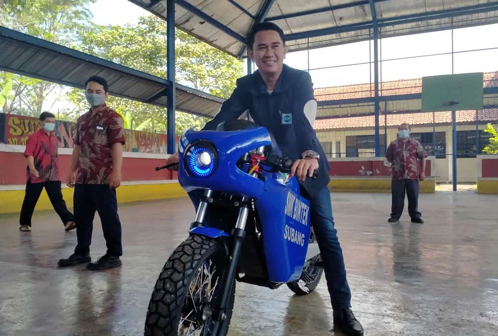 Asep Rochman Dimyati Beli Motor Listrik Buatan SMK Bina Tekhnologi, Ini Alasannya