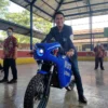 Asep Rochman Dimyati Beli Motor Listrik Buatan SMK Bina Tekhnologi, Ini Alasannya