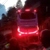 BREAKING NEWS: Tabrak Rumah di Ciamis, Badan Bus Sampai Masuk ke Tengah Rumah