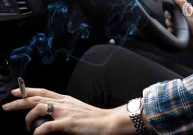 Cara Menghilangkan Bau Rokok di Dalam Mobil dengan Cepat