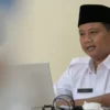 Wakil Gubernur (Wagub) Jawa Barat (Jabar) Uu Ruzhanul Ulum saat meresmikan Petani Milenial Jamur Kayu via konferensi video dari Hotel Panorama, Kabupaten Bandung Barat, Selasa (28/9/2021). (Foto: Denny/Biro Adpim Jabar)