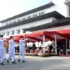 Wakil Gubernur Jabar Uu Ruzhanul Ulum saat menjadi Inspektur Upacara Peringatan Hari Kebangkitan Nasional Tingkat Provinsi Jabar Tahun 2022 di Halaman Gedung Sate, Kota Bandung, Jumat (20/5/2022). (Foto: Dani/Biro Adpim Jabar)