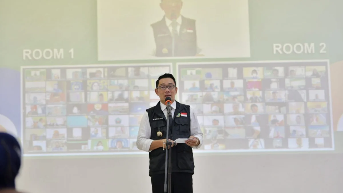 Gubernur Jawa Barat Ridwan Kamil di SMK Negeri 2 Kota Bandung, Selasa (17/5/2022). (Foto: Pipin Sauri/Biro Adpim Jabar)