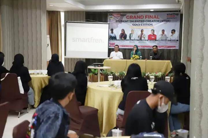 LOMBA KONTEN KREATOR: Bunda Literasi Kabupaten Bandung Barat Sonya Fatmala saat menjadi narasumber pada kegiatan Student Talented Creator (STAR) Competition, Kamis (2/6). HUMAS SETDA KBB