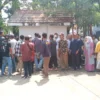 Puluhan Warga Desa Telukambulu Geruduk Kantor DPMD Karawang, Ternyata ini Sebabnya