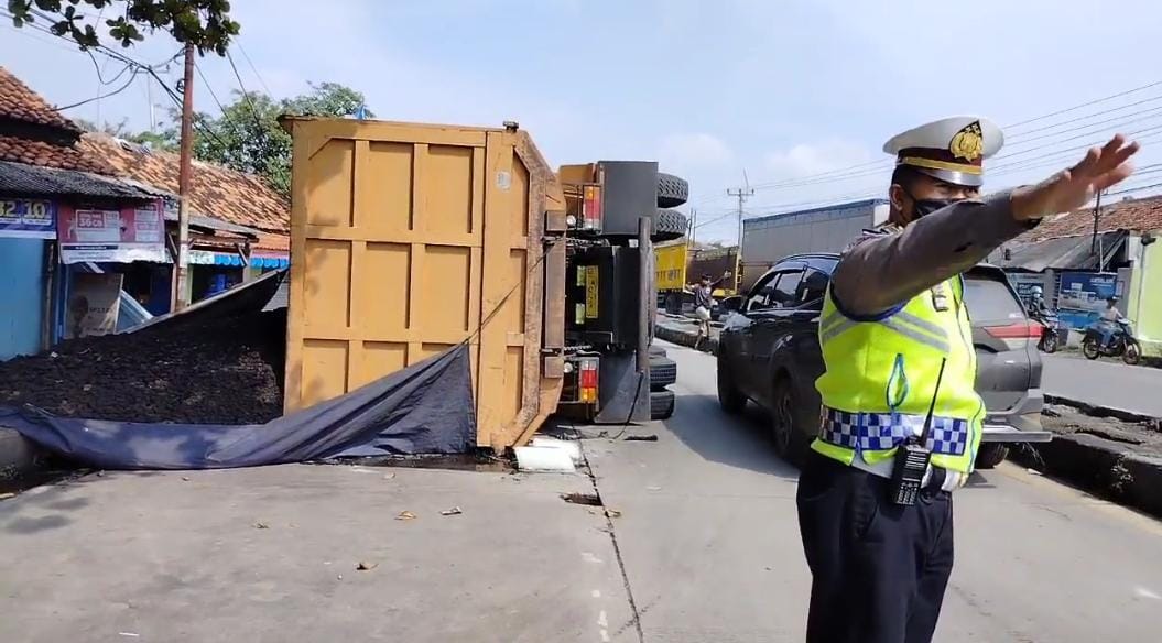 Kronologi Kecelakaan Truk Batu Bara di Jalur Pantura, Bikin Macet Panjang