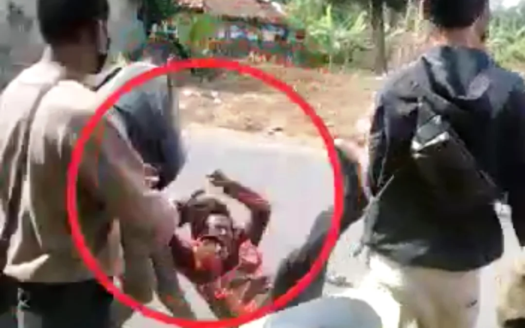 rampas paksa kendaraan di jalan