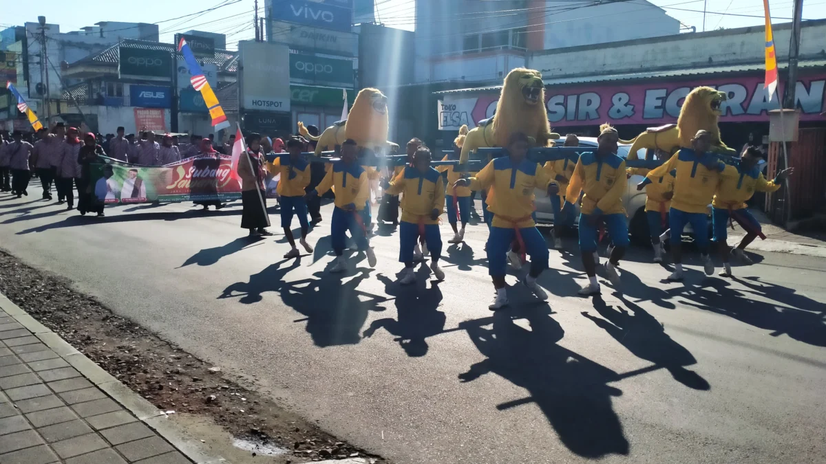 Sisingaan Meriahkan Pawai Ta'aruf MTQ Jabar