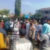 Tuntut DP Nol Persen, Pedagang Rengasdengklok Geruduk Kantor DPRD