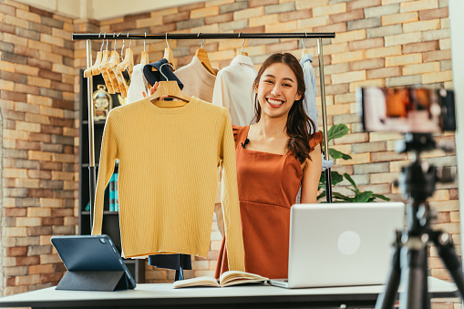 Yuk Intip! Langkah-langkah Memulai Usaha Pakaian dengan Brand Sendiri