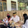 JNE Bersama TIKI Bagikan 4.000 Daging Kurban