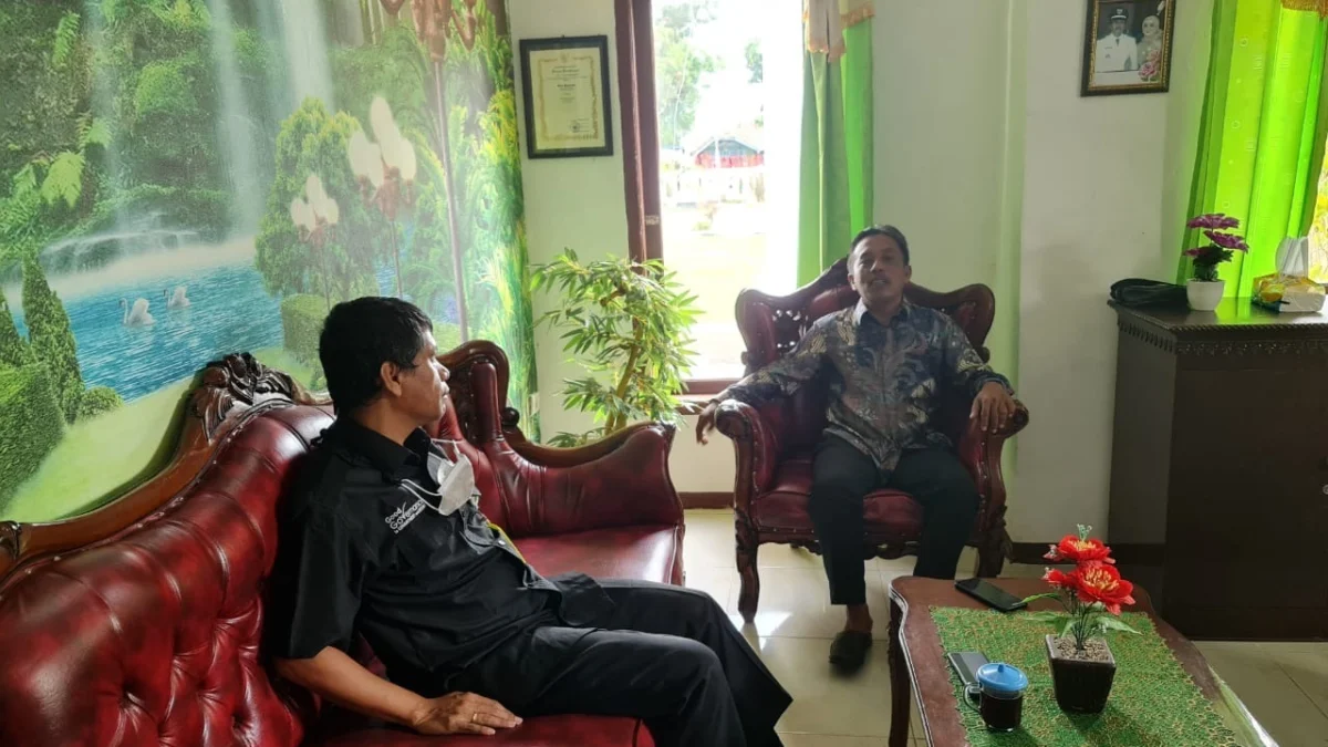 BPJamsostek Subang Jemput Bola Beri Santunan Ahli Waris Aparat Desa Rancaudik