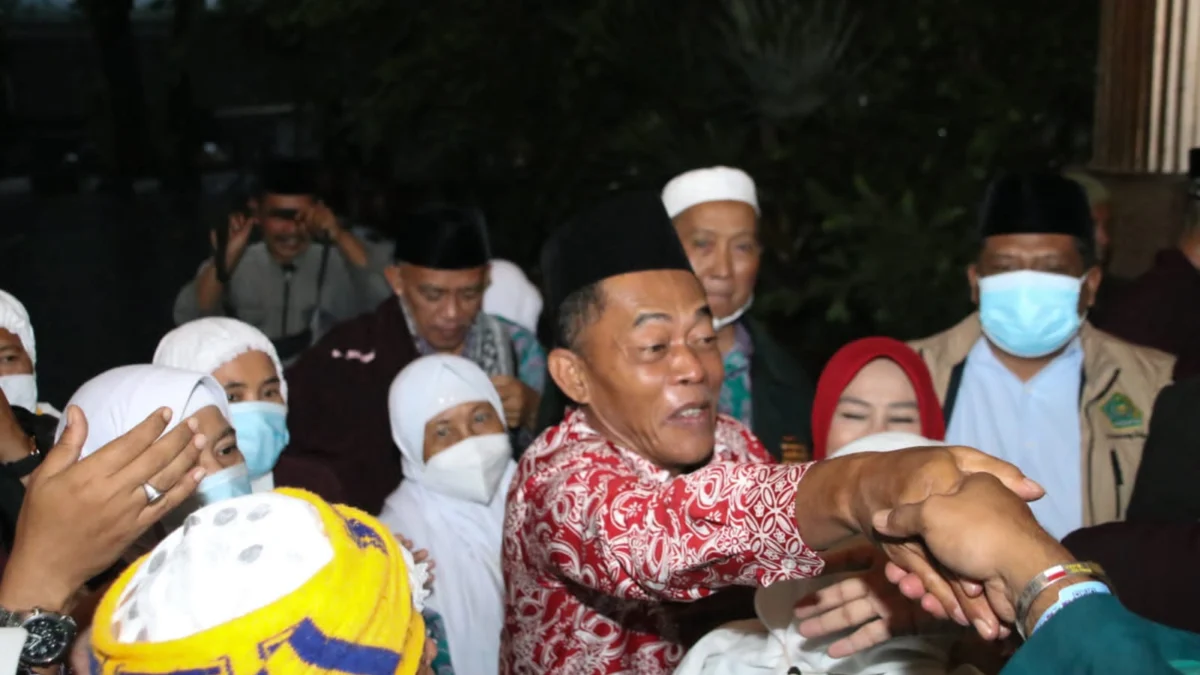 Kembali ke Tanah Air, Sejumlah Jamaah Haji Kloter 1 Asal Subang Disambut Bupati