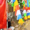 Pedagang Bendera Merah Putih Meriahkan Semarak Kemerdekaan