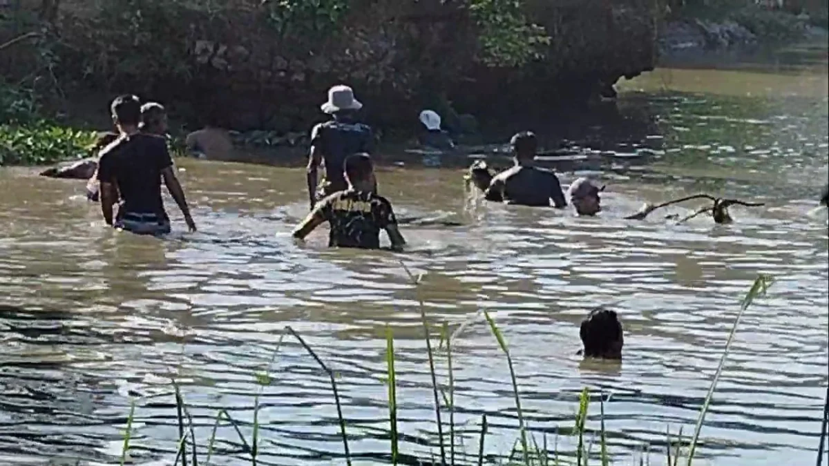 Ibu Terjun Cari Anak ke Sungai, Bocah Lima Tahun Diduga Tenggelam di Sukamandi