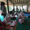 Tingkatkan Kretifitas Anak KKN Mahasiswa Riyadul Jannah Gelar Lomba