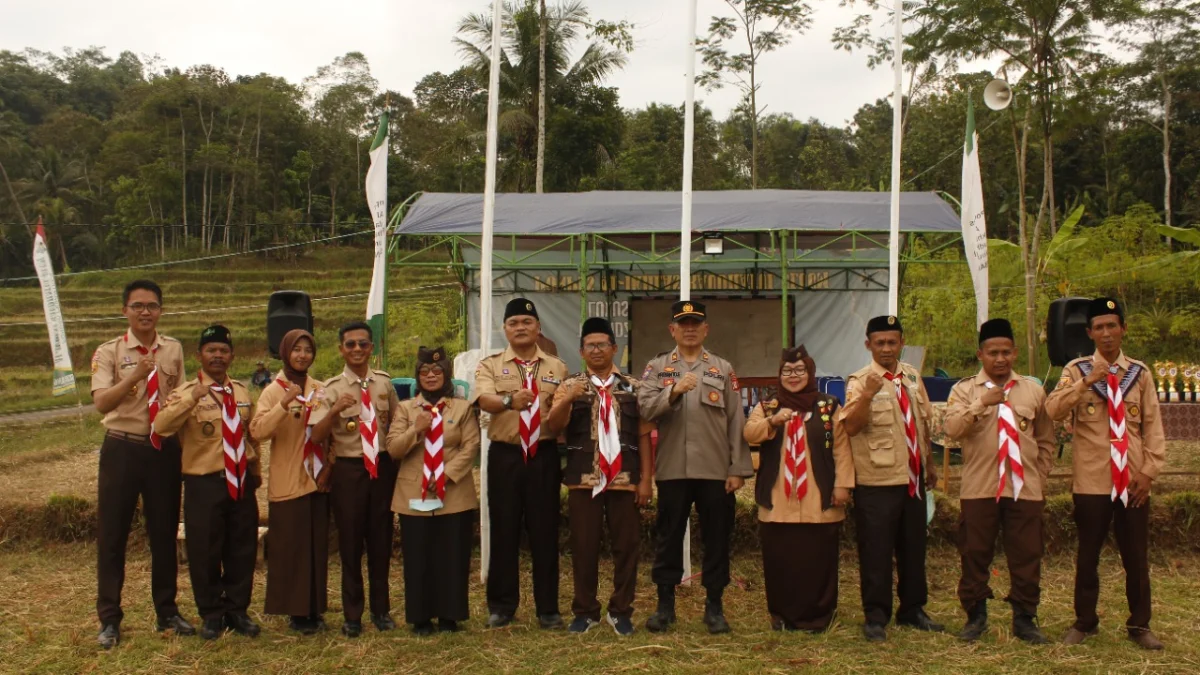 Ponpes Raudlatul Ulum Gelar Kemah Mukhoyam, Belajar dan Bermain di Alam Terbuka