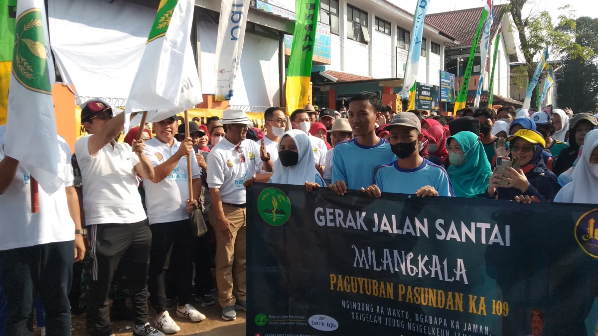 Ribuan Orang Meriahkan Gerak Jalan Paguyuban Pasundan Subang, Perebutkan Empat Hadiah Umroh Hingga Sepuluh Sepeda 