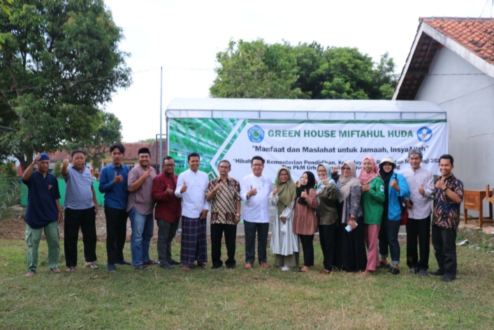 Dosen dan Mahasiswa Universitas Subang Sukses Gelar Pelatihan Urban Farming, Masjid Miftahul Huda Kini Miliki Green House 