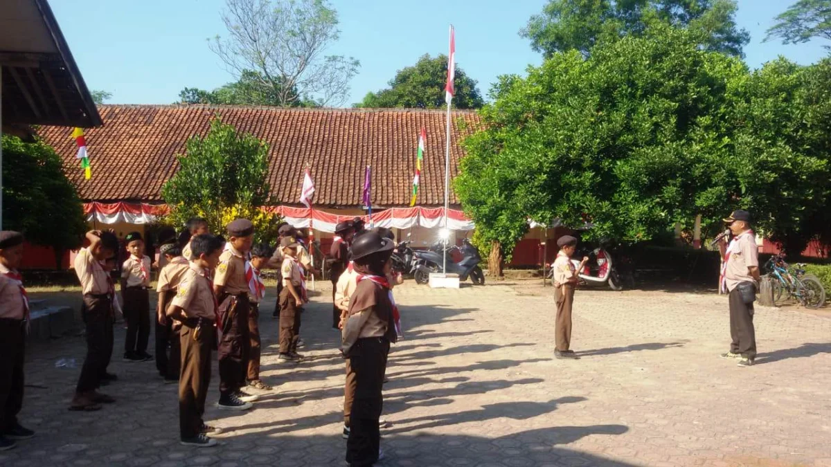 Jelang Kemah Bersama, Gudep SDN Munjul Jaya Pagaden Gelar Persami di Sekolah