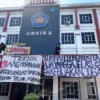 Kaprodi Jualan Jahe Merah, Mahasiswa Teknik Unsika Demo