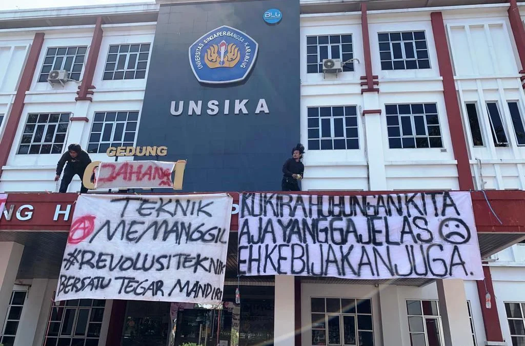 Kaprodi Jualan Jahe Merah, Mahasiswa Teknik Unsika Demo