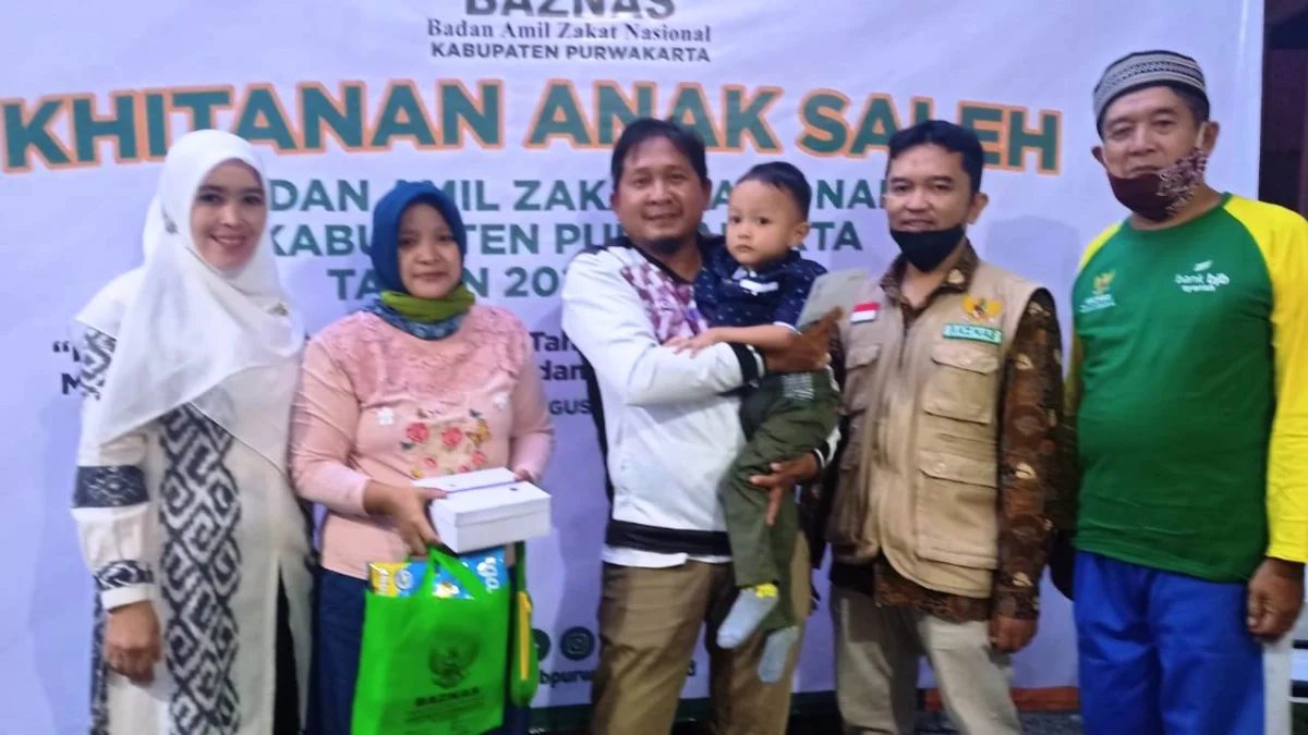 Sambut Tahun Baru Islam dan HUT RI ke-77, Baznas Purwakarta Khitan Gratis 83 Anak