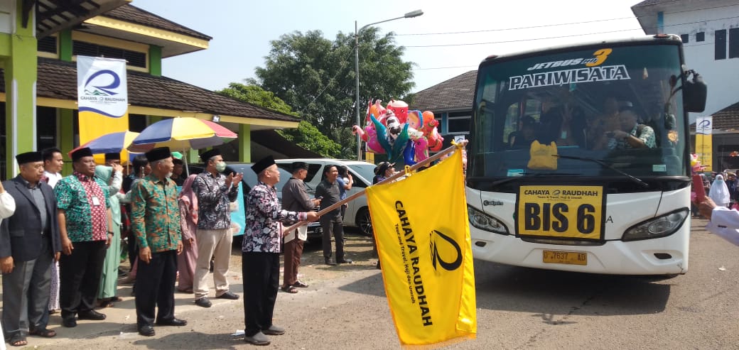 Antusias Masyarakat Laksanakan Ibadah Umroh Tinggi, Cahaya Raudhah Berangkatkan 250 Jemaah dalam Sehari 