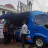 Demi Koleksi Uang Baru, Peter Asal Bandung Datang ke Alun-alun Subang