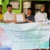 Menggerakan Roda Perekonomian Masyarakat, PT Mandala Geoteknika Mandiri Bagikan 1000 Paket Minyak Goreng