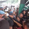 HMI Kembali Swiping, Kali Ini ke Seluruh Kantor BUMD di Subang, Finish di DPRD dan Sempat Ricuh