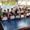 FOTO BERSAMA: Para juara PTM Virrel's Panorama Purwakarta Kids League berfoto bersama usai prosesi penyerahan piala dan piagam.ADAM SUMARTO/PASUNDAN EKSPRES 