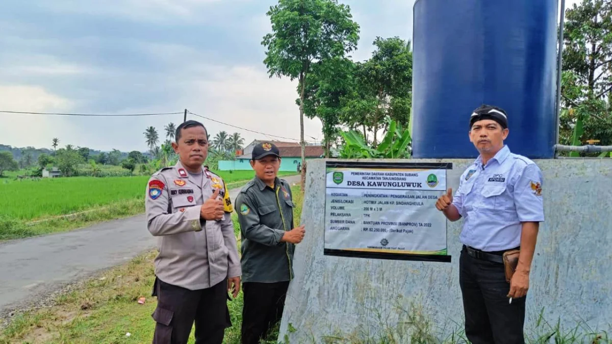 Pemdes Kawungluwuk Bangun Jalan Kampung